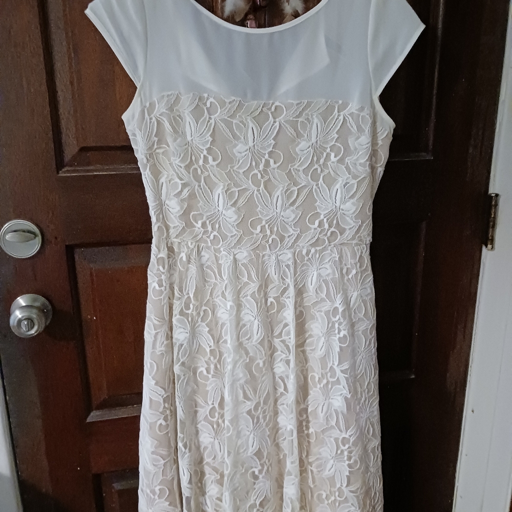 Julian Taylor New York Gown knee